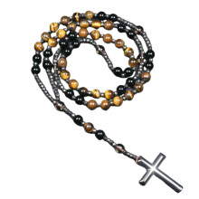 Kőből készült rózsafüzér nyaklánc tigrisszemmel és vasepe gyöngyökkel – Erőteljes energiaegyensúly gyöngyös kereszt medál