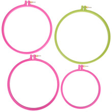 Bastidor circular de plástico para ponto cruz, multicolorido, leve e inofensivo para as mãos. Durável e leve, com parafuso ajustável.