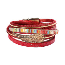 Flerskiktsarmband Ultralätt läderarmband med flerskiktsmaterial och magnetiskt spänne Mjukt läder Hållbar konstruktion Elegant stort spänne För