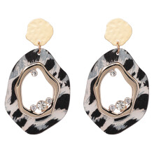 Strass-Ohrhänger für Damen, hypoallergenes Material, leichte Acryl-Ohrhänger, inspiriert von geometrischen Formen aus einer Legierung, perfektes