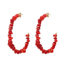 Brincos pendentes com pedras naturais dos chakras para cura espiritual e positividade. Cristais de cura hipoalergênicos e confortáveis de usar.