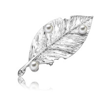 Klassisk fjærbrosjenål, vintage hårtilbehør i strass-bladform med imitert perledekorasjon, skinnende, ufalmende og blendende utseende, for
