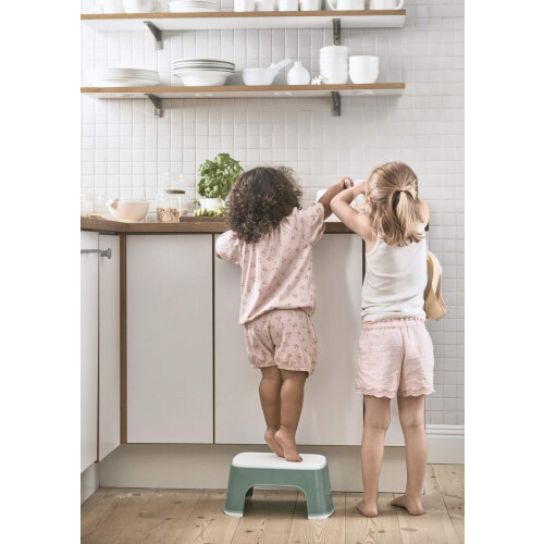 BABYBJÖRN BabyBjörn Step Stool, Deep green/White 2