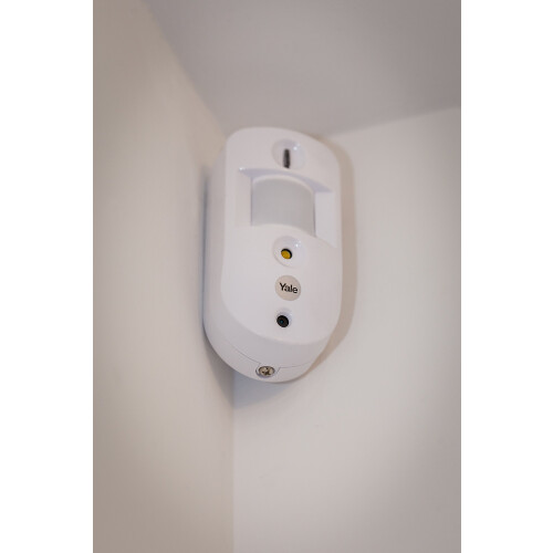 Yale Yale SR-330 Smart Living Home Alarm & View Kit, White, Part Arming Function, App Control, Remote Viewing 2