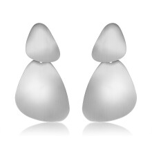 Slitesterke smykker i gullfinish Lette øredobber med elegant design Passer til forlovelsesfest Fasjonable tilbehør