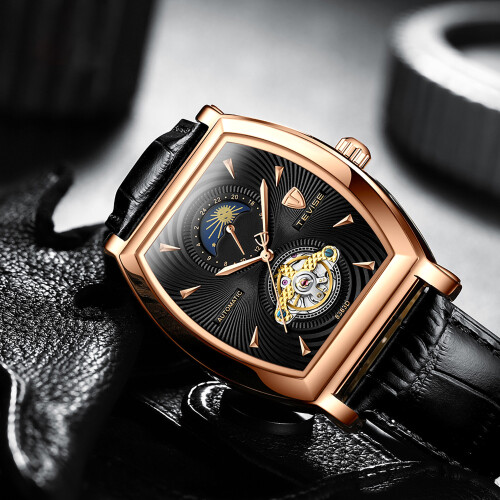 Relógio masculino com pulseira de couro marrom e preta, indicador de dia e data, resistente à água e com fase da lua. Design quadrado com 1