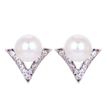 White Gold Plated Geometric Clip-On Earrings, Angel Wing Clip On Earrings with Faux Pearl and Rhinestone Embellishment, Stylish Triangle-Shaped Fashio
