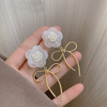 Elegantes y delicados pendientes con borlas, elegante cadena de serpiente y lazo de cinta atado a mano. Diseño llamativo, ligeros, sin plomo, sin