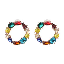 Brincos pendentes de strass modernos para mulheres, brincos de argola com design versátil, joias leves e brilhantes que chamam a atenção.