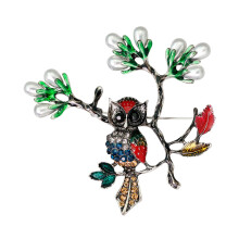 Broche ornée de strass, bijou de revers classique et résistant, cadeau idéal pour un anniversaire, un mariage, Noël ou la Saint-Valentin.