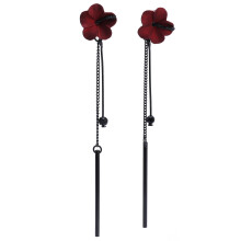 Modische Hängeohrringe mit floralen Quasten, trendige rote und grüne Mohnblumen-Ohrringe mit langen Stegquasten in elegantem Stil, charmante