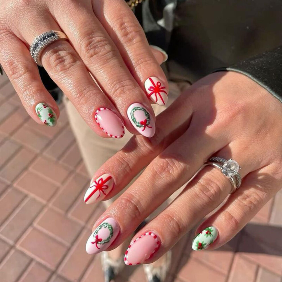 Christmas Press On Nails Short Almond Fake Nails with Festive Designs Reusable Holiday Manicure 24Pcs