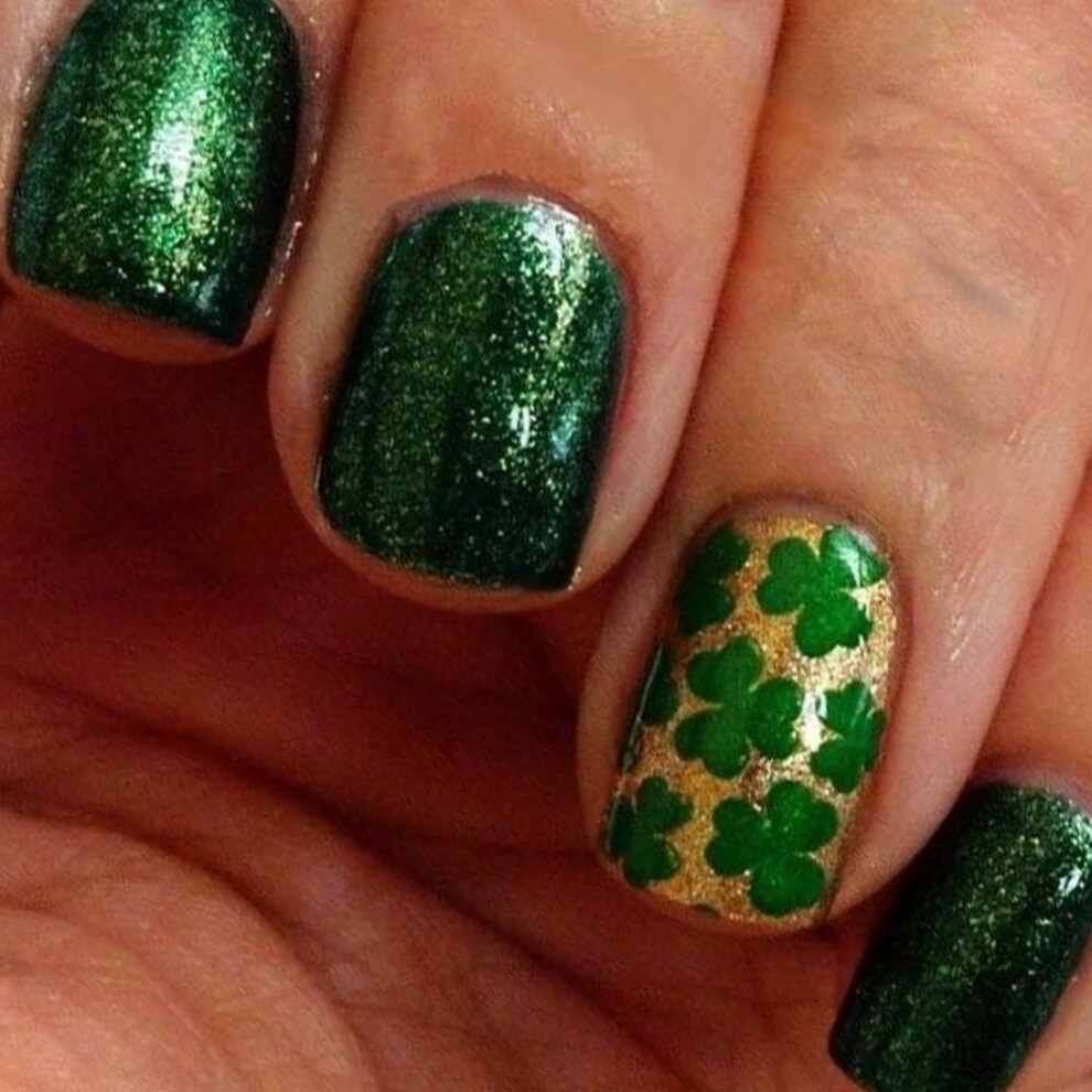Green St. Patrick's Day Press On Nails Set Short Square Acrylic False Nails With Shamrock Designs