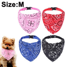 Bandana ajustável e adorável para animais de estimação, feita em poliéster vibrante com cores que não desbotam e com argola em D de metal.