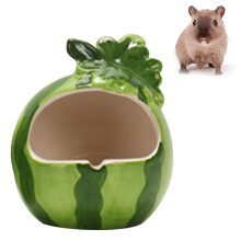 Casinha de cerâmica em formato adorável para animais de estimação, esconderijo refrescante para hamsters e outros pequenos animais.