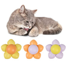 Interactief kattenspeelgoed voor kattenplezier, wandspeelgoed met draaibare likballen en kattenkruid, 360 graden draaiende snoepjesdispenser voor