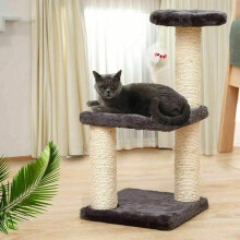 Feline Oasis, koselig fristed for innekatter med plysj polyesterseng og klorestolper i heltre, et fristed for hvile og lek