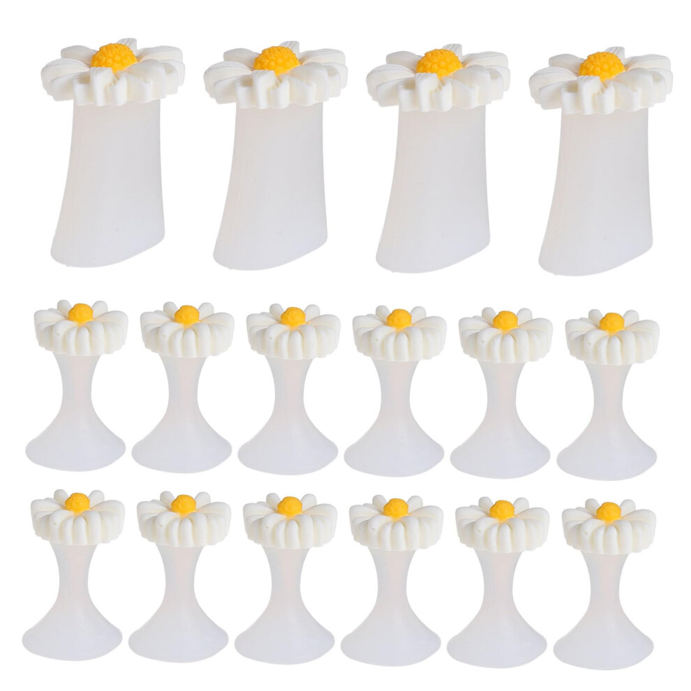 Toe Separators Silicone Pedicure Toe Spacers 16pcs Small Daisy Design for Smudge Nail Art