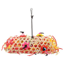 Brinquedos para roer e mastigar para pássaros, estimulam o comportamento natural dos animais, ideais para aves de pequeno e médio porte.