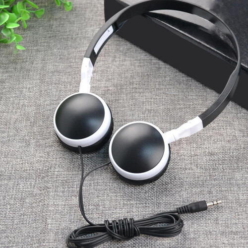 Wired Game Headset OverEar Computer Headset Foldable NoiseCanceling Black Compatible With Mobile Phones And Tablets 1