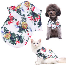 Sommerklær til hund med kokosmønster, tropisk smak og mykt bomullsstoff for små og mellomstore raser i livlige farger.