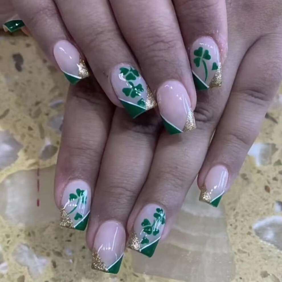 Green St. Patrick's Day Press On Nails Shamrock French Tip Fake Nails Medium Coffin Glue On 24Pcs