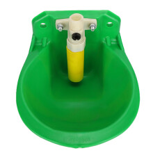 Bebedero automático para ganado, ideal para animales de granja, con volumen de agua ajustable y fabricado en plástico resistente. Dispensador de