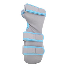 Ergonomisch geformte Handgelenkschiene mit funktioneller Ruhestütze und stabilisierender Wirkung. Maximaler Komfort dank atmungsaktivem Neopren für
