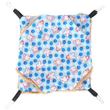 Hangmat voor kleine dieren, ideaal als kooiaccessoire. Dubbellaags ontwerp, hangend huisdierbed met duurzame roestvrijstalen sluiting. Zacht pluche