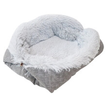 Omvormbaar huisdierbed, gemaakt van zacht pluche materiaal, geschikt voor kleine tot middelgrote honden en katten, perfect voor moderne huishoudens.