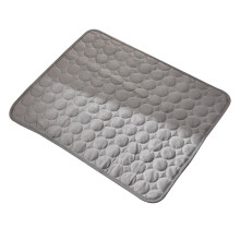 Tapis auto-rafraîchissant pour animaux de compagnie, tapis de cage respirant en soie glacée, non toxique et respirant pour dormir par temps chaud,