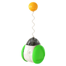 Jouet interactif pour chat d'intérieur, favorisant l'activité physique et la stimulation mentale, comprenant une voiture d'équilibre et une petite