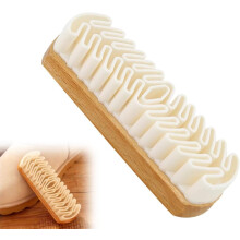 Suède schoenborstel en gum, schoonmaakgereedschap voor schoenen, tassen en jassen met houten handvat.