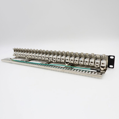 Painel de Patch Cat7 24 Portas CAT7/CAT6A FTP Patch Panel Blindado Completo Incl. 24X Cat7 Blindado Adaptador  1U 19 Polegadas 1
