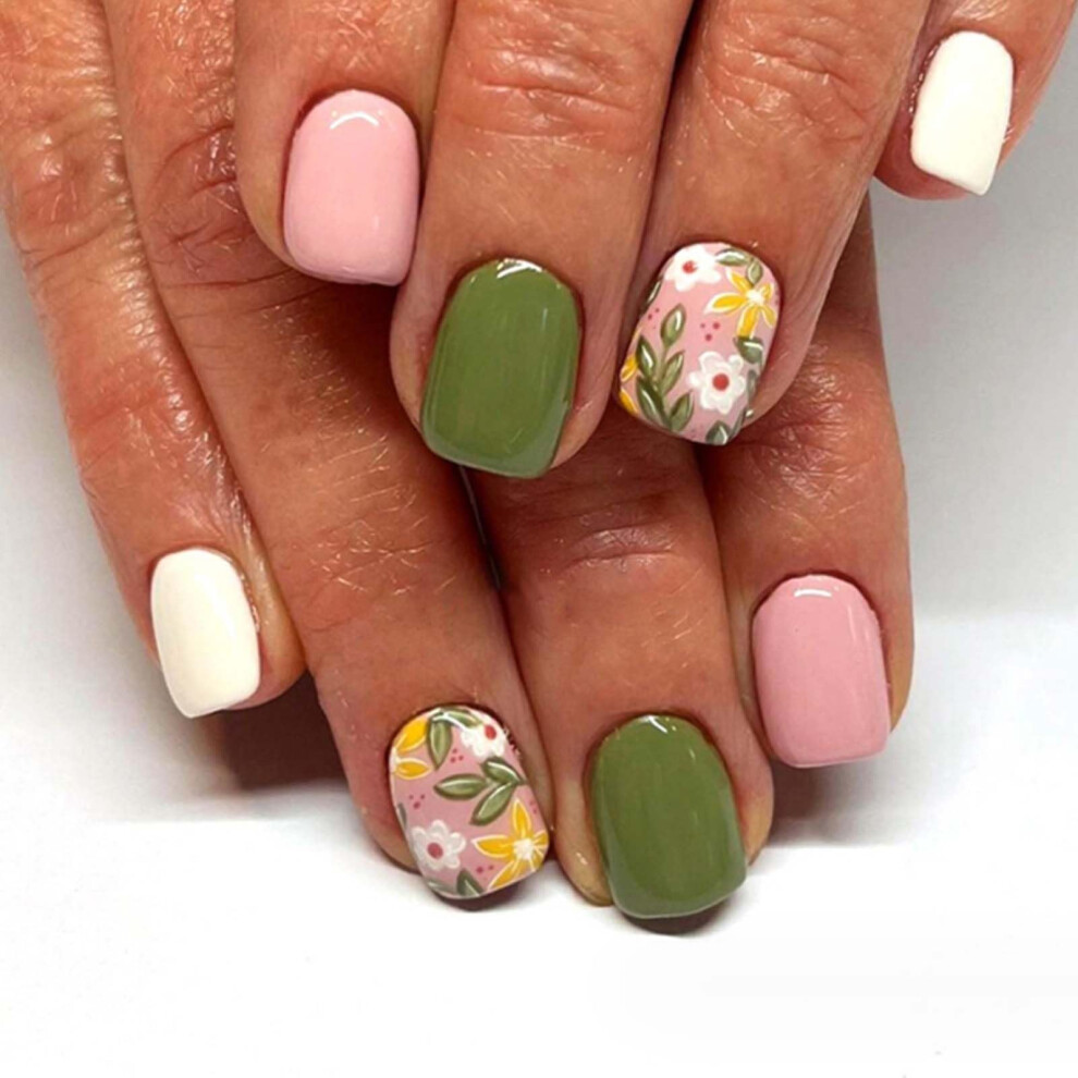 Short Square Press On Nails Daisy Green Fake Nails ABS Acrylic Full Cover Instant Salon Look 24PCS