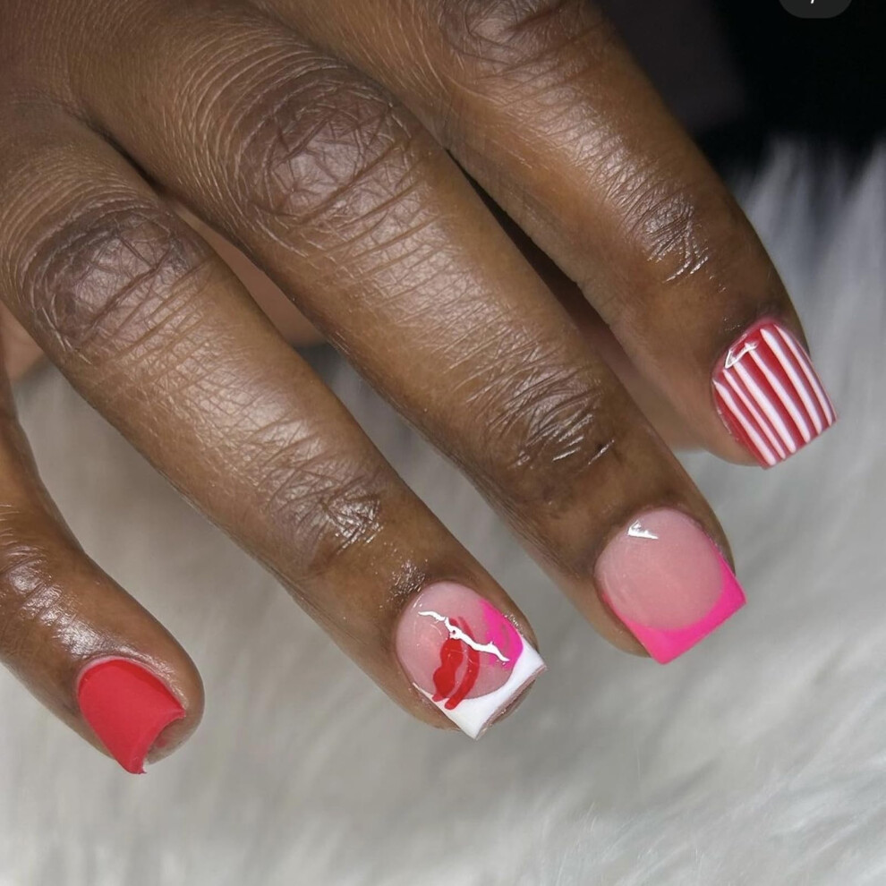 Valentine's Day Press on Nails Short Square Acrylic Fake Nails with Heart Designs 24pcs