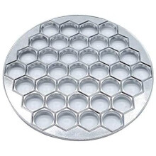 Gourmet Chef's Companion, metalform til raviolifremstilling, dumplingskærer med 37 huller, premiumkvalitet for kulinarisk ekspertise, nem rengøring