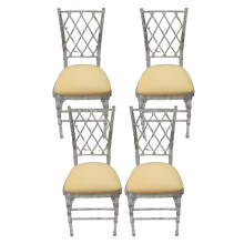 Az ütésállóság találkozik a sokoldalúsággal ezekben az átlátszó Chiavari székekben, amelyek minőségi anyagokból és ergonomikus