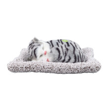 Decorazione a forma di gatto in peluche dal design creativo, un vero e proprio spunto di conversazione con il suo miagolio e l'aspetto realistico, un