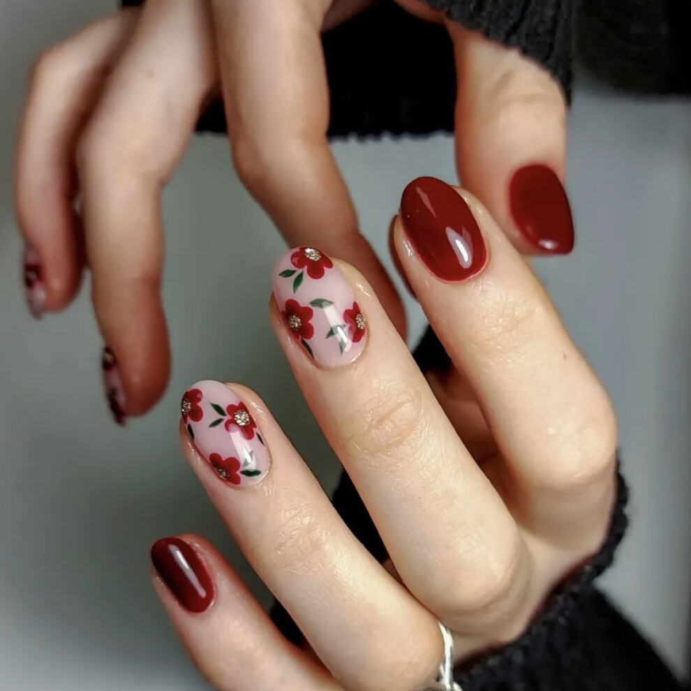 Short Almond Press On Nails 24pcs Elegant Floral Design Fake Nails Instant Salon Manicure