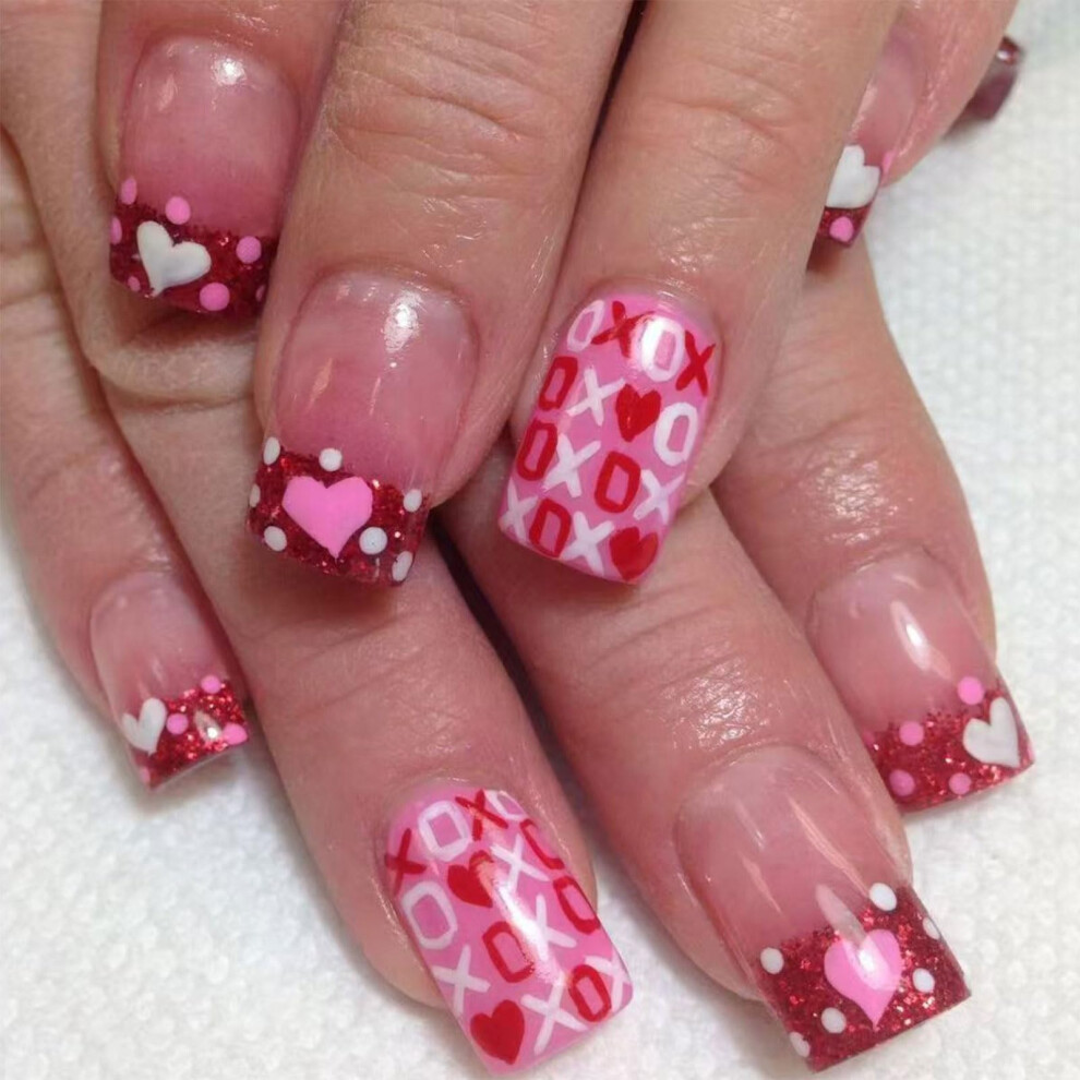 24PCS Valentine's Day Press On Nails with Romantic Glitter Hearts, Full Coverage Fake Nail Set