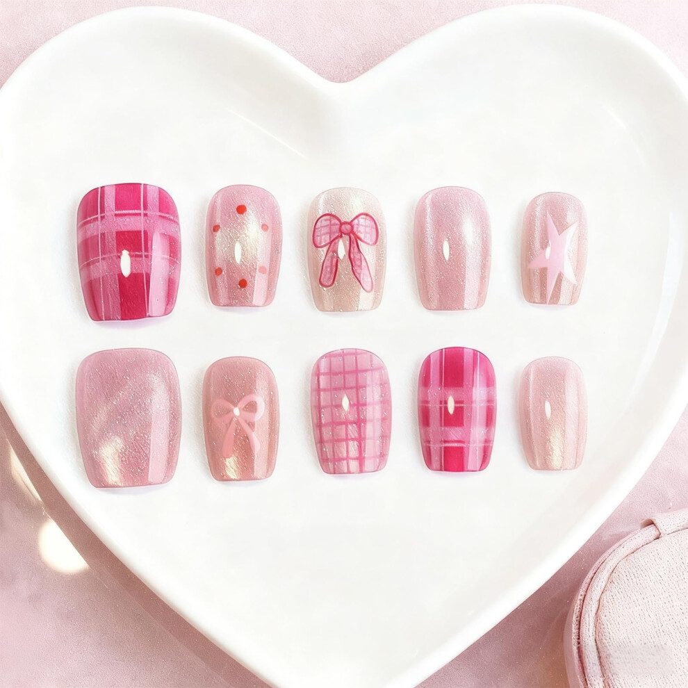 30PCS Pink Press On Nails Short Square Fake Nails with Heart Designs for Valentine's Day Manicure