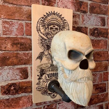 Totenkopf-Helmhalterung zur Wandmontage, kompatibel mit Motorrad-, Baseball- und Rugbyhelmen, abnehmbarer Ausstellungsständer aus Kunstharz