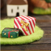 Bezaubernde Miniatur-Weihnachtstierfigur – perfekt für Puppenhäuser und Wohndekoration, hochwertige Kunstharz-Handarbeit, Geschenkverpackung,