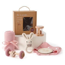 Baby Gift Set for Girls, 6PCS Newborn Gift Set with Bath Towels, Bib, Wooden Toy, Crocheted Rattle and Milestone Cards, Newborn Essentials Gift Set(P