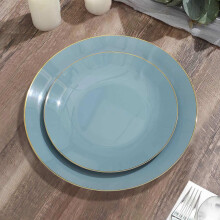 Efavormart10Pack | 8" Glanzend stoffig blauwe ronde plastic dinerborden met gouden rand, wegwerp feestborden