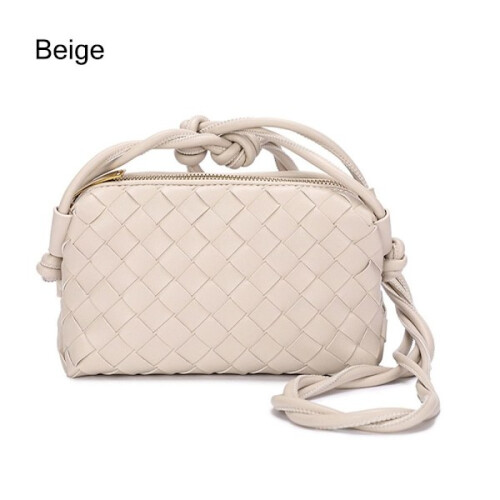 Bolsa transversal feminina em PU trançado bege.