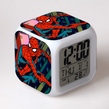 LED-vekkerklokke med Spider-Man-mønster, glødende digital bordklokke, kompatibel med HTNL#693, kreativ gave til barn og voksne