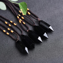 Halskette mit Anhänger aus schwarzem, natürlichem Obsidiankristall in Form eines Sechsecks
