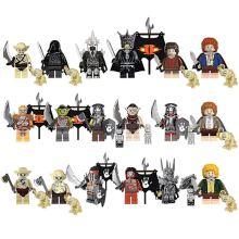 Set di 18 minifigure del Signore degli Anelli: Cavalieri medievali, Armature militari antiche, Soldati orchi e mattoncini da costruzione.